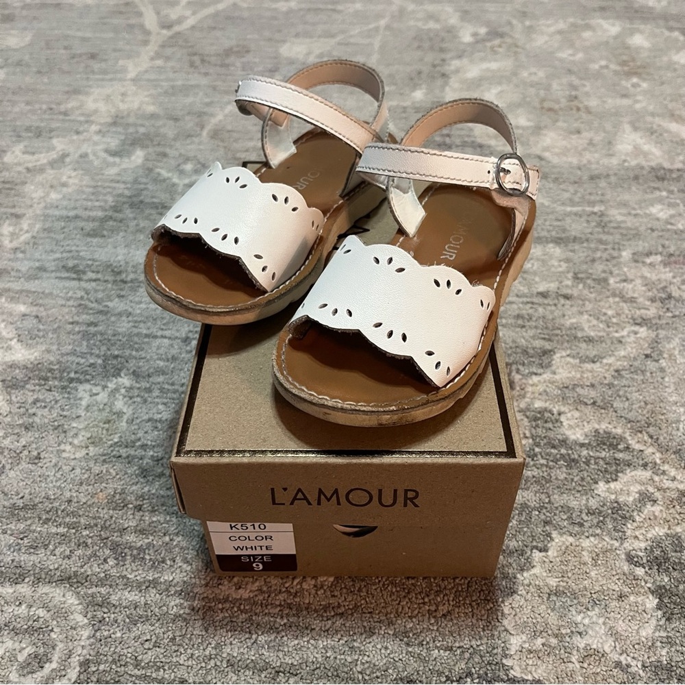 SOLD L’Amour Ella Scalloped Sandal White Toddler Size 9 Velcro Closure Buckle